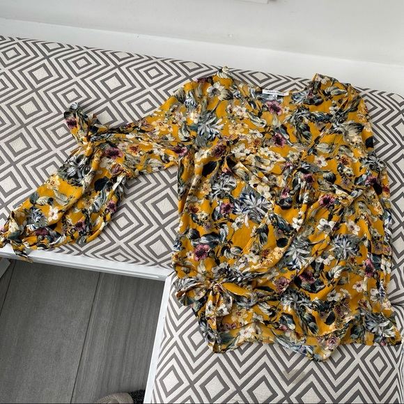 flowery blouse - open sleeve - Picture 7 of 8